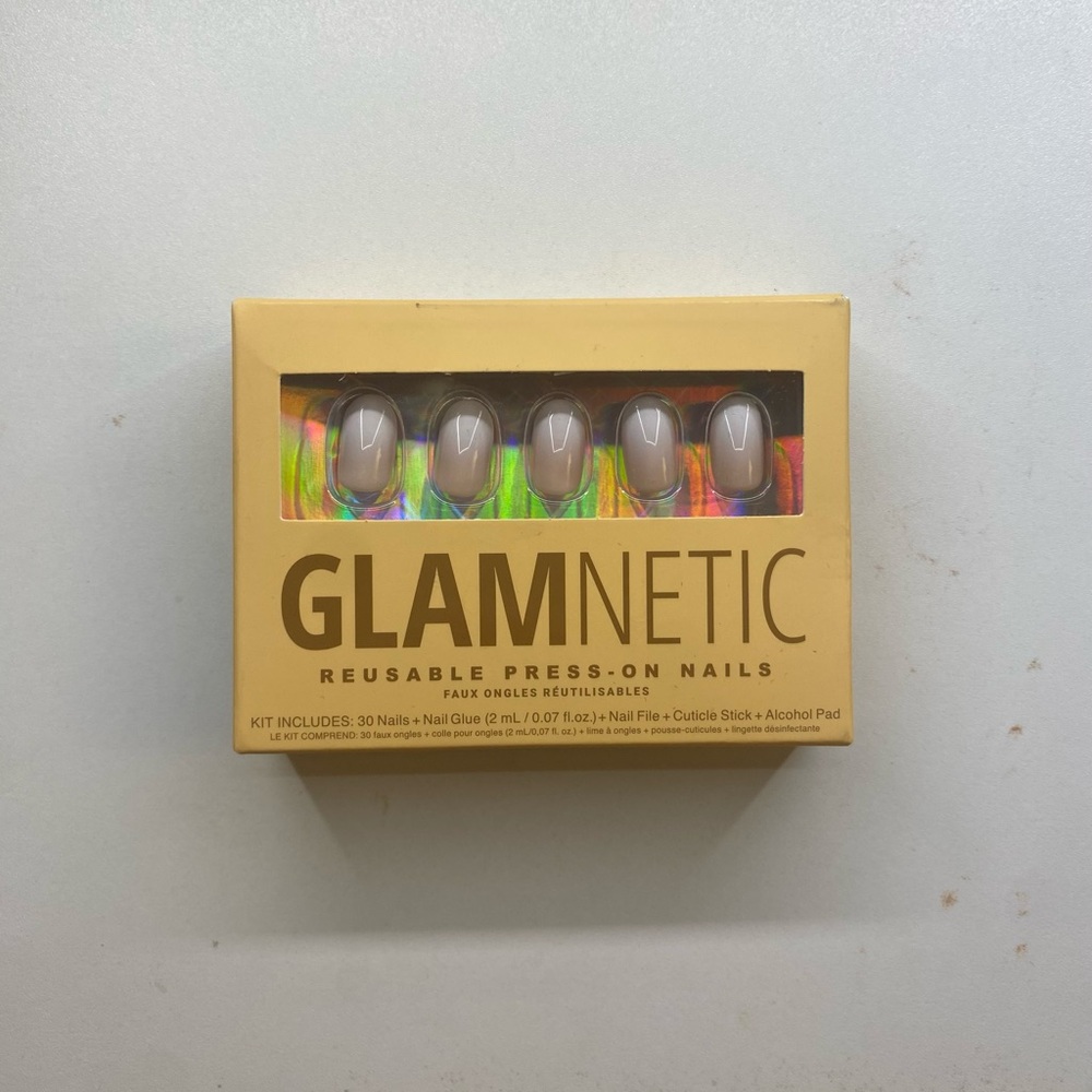 GLAMNETIC REUSABLE PRESS-ON NAILS